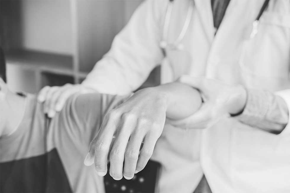 black-n-white-img Chiropractic Care